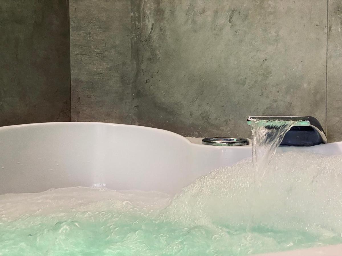 קרקוב Apartment Premium Jacuzzi For Couples, Old Town מראה חיצוני תמונה
